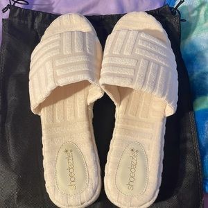 Shoe Dazzle Gina Slides Birch